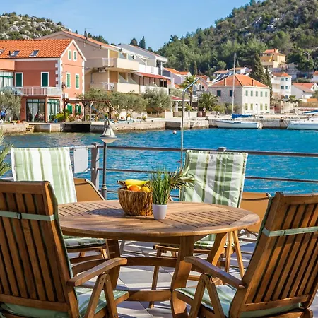 Fuer 10 Personen In Blace, Dalmatien Neretva Kroatien Blace